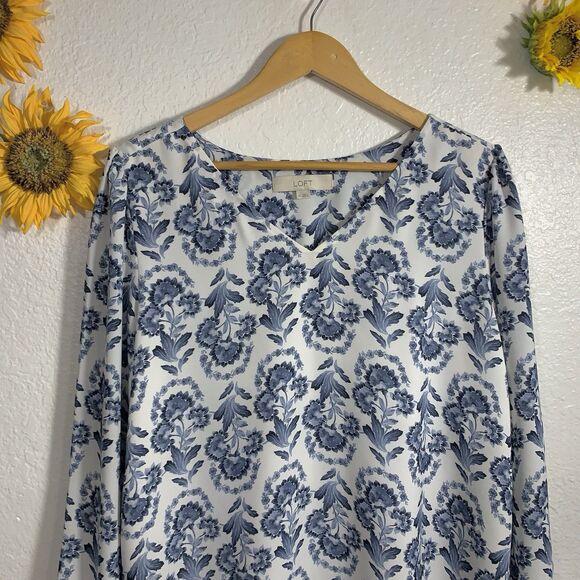 Loft Floral Blue And White B-neck Blouse Size Medium Womens - Picture 2 of 10